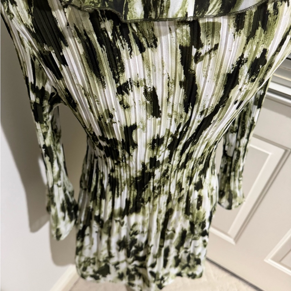 Alison Taylor Green and White Ruffled Blouse size L - Picture 6 of 13
